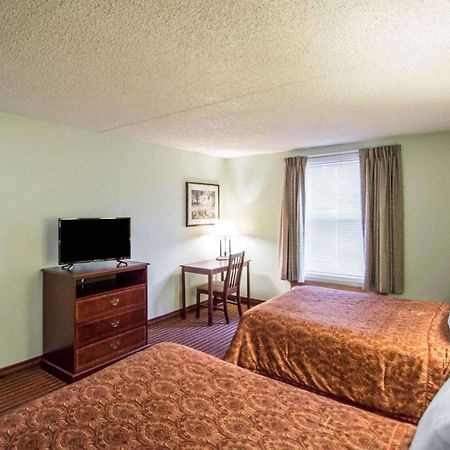 Rodeway Inn Lakeville Luaran gambar